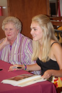 AnnaSophia Robb and her grandmother, Elly, during a recent visit to Wind Crest, a retirement community in Highlands Ranch. (Wind Crest photo)